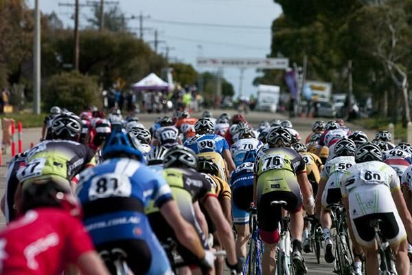 The peloton make their way up the home straight in Lake Boga during the 39km fifth stage.