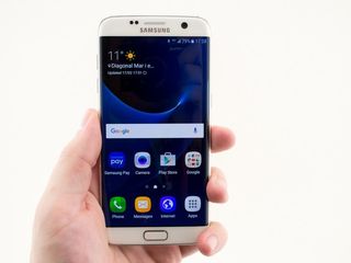 Galaxy S7 edge in white