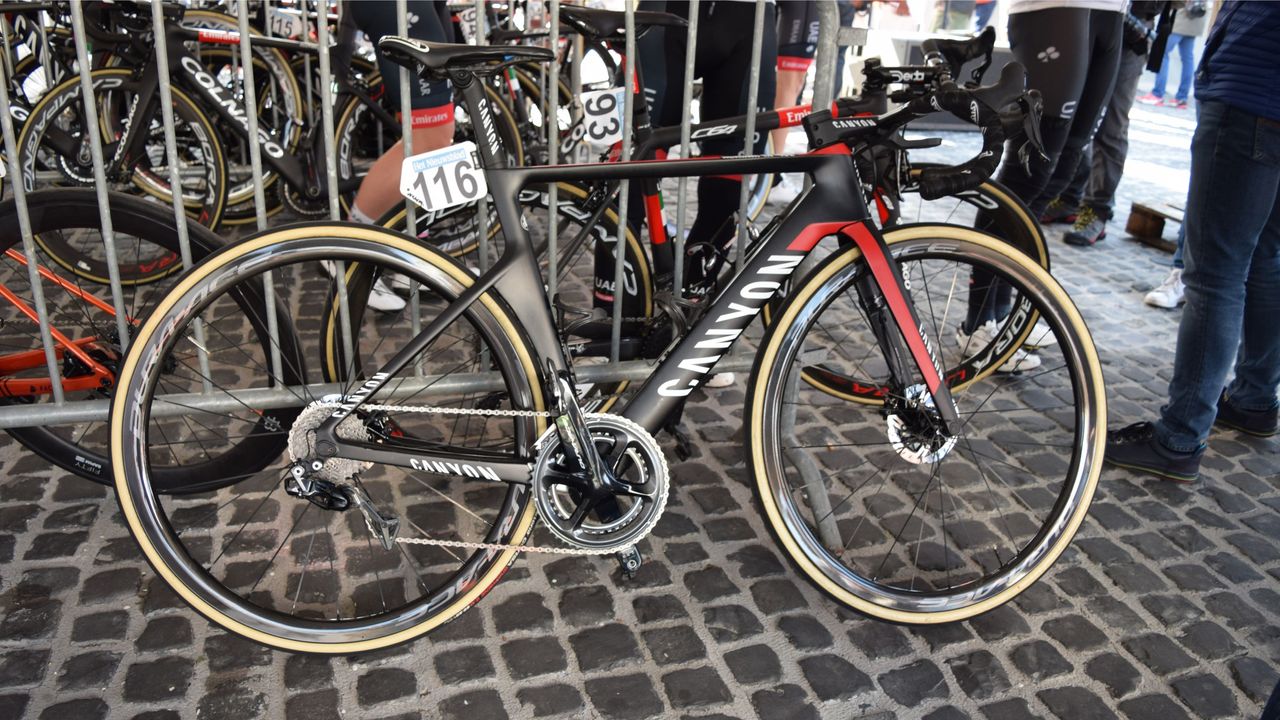 Gianni Vermeersch's (Corendon Circus) Canyon Aeroad CF SLX