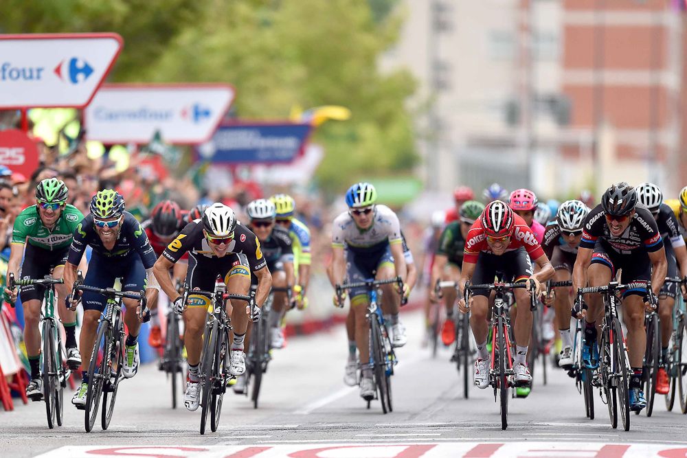 Kristian Sbaragli (MTN-Qhubeka) takes the bunch kick to win the Vuelta's stage 10.