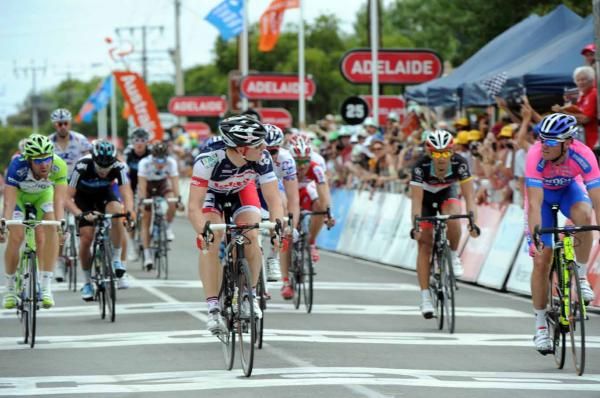 Andre Greipel (Lotto Belisol) looks across at the beaten Alessandro Petacchi (Lampre-ISD).