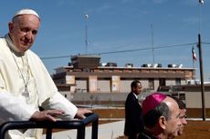 Pope Francis visits a prison in Mexico