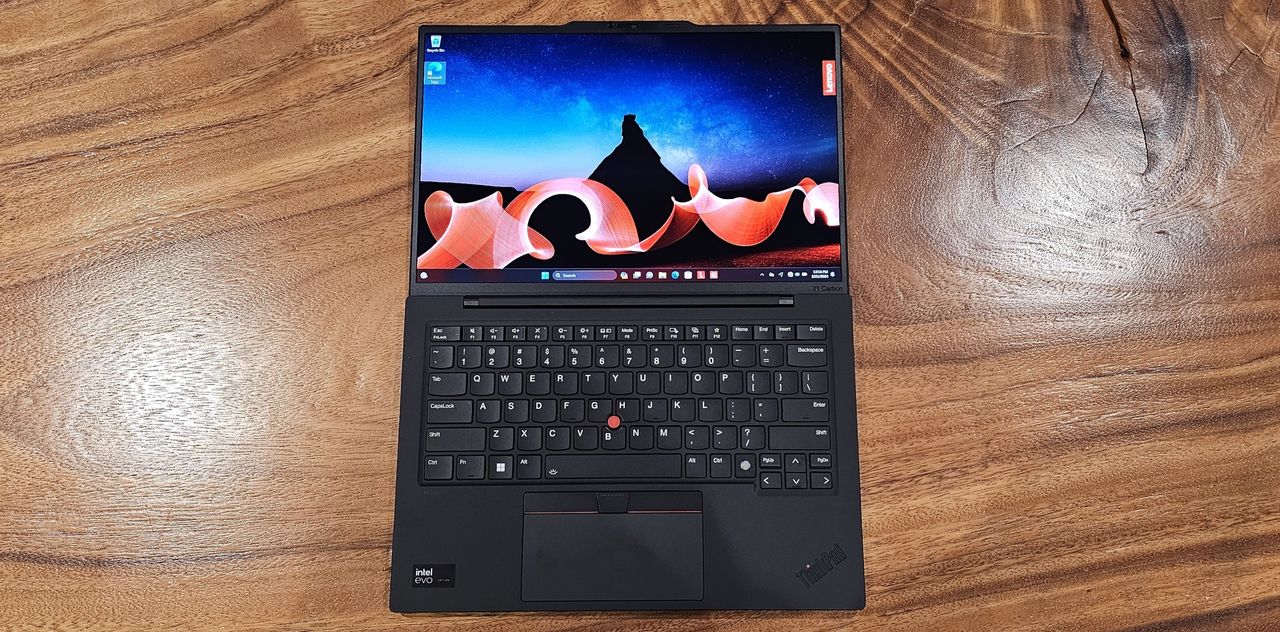 Lenovo ThinkPad X1 Carbon (Gen 12) Review: Light in Weight, Heavy
