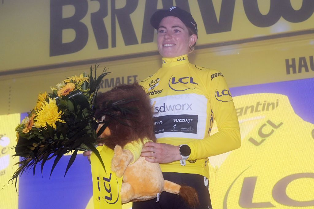 Demi Vollering (SD Worx) takes overall yellow jersey after dominating performance
