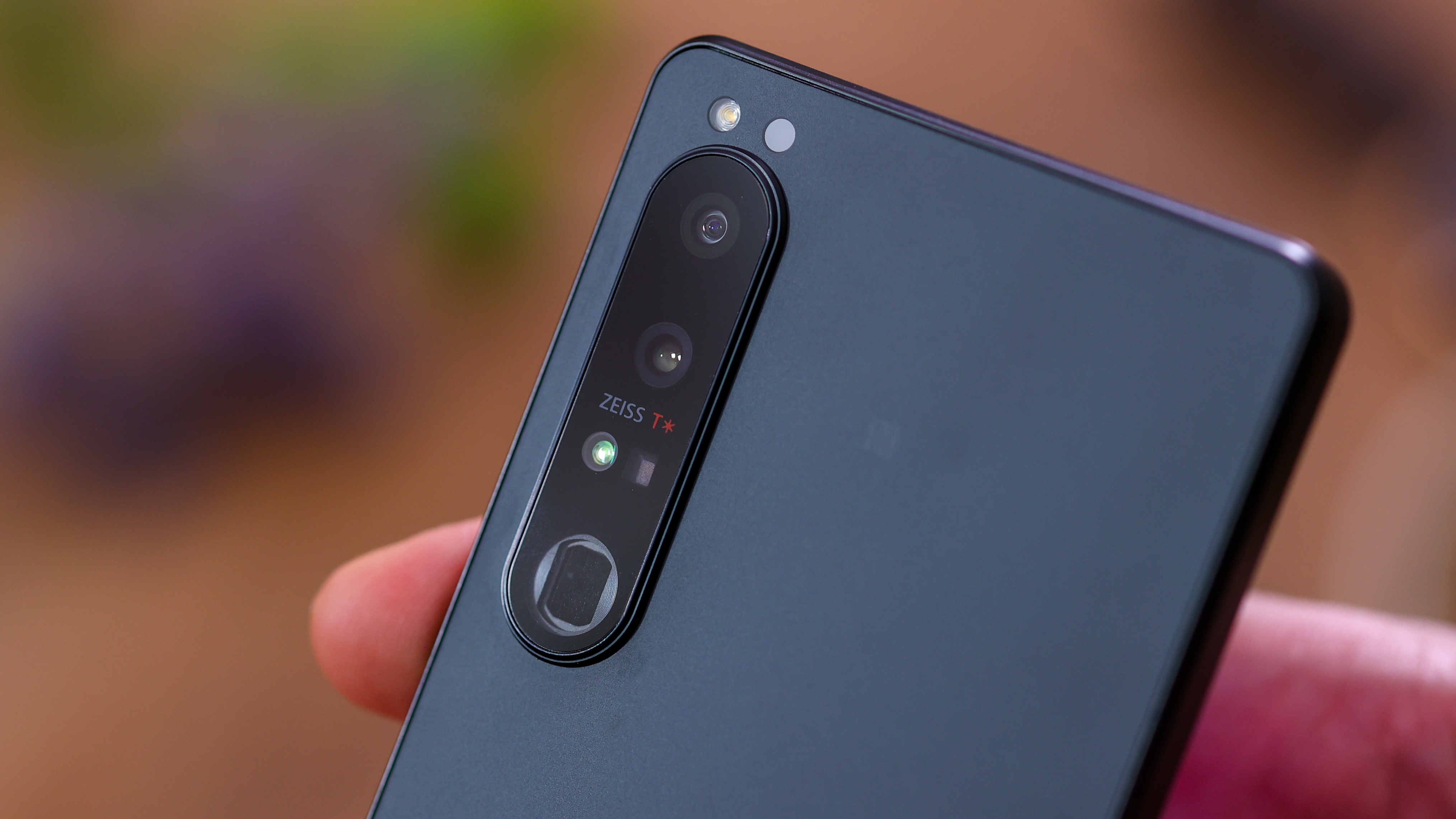 Sony announces Xperia 1 IV smartphone with true optical zoom, 4K/120p HDR  video: Digital Photography Review