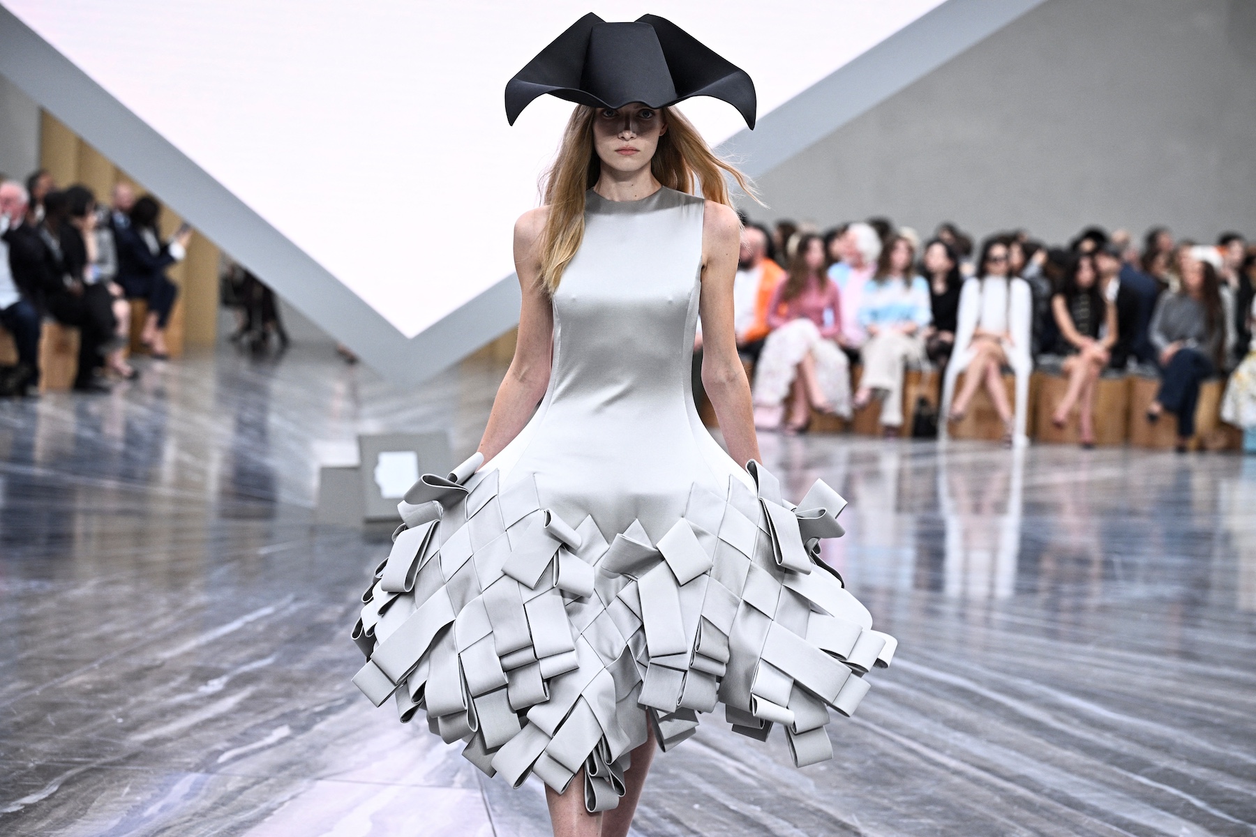 Jonathan Anderson Dior SS26 womenswear debut
