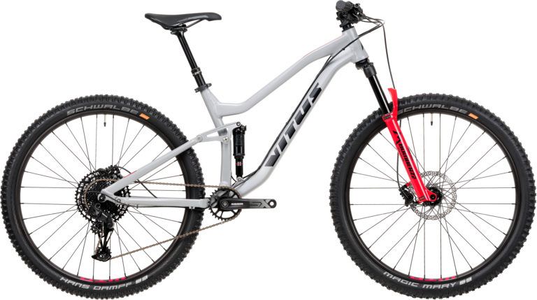 Vitus Mythique is a great value aluminium sub-enduro bike 