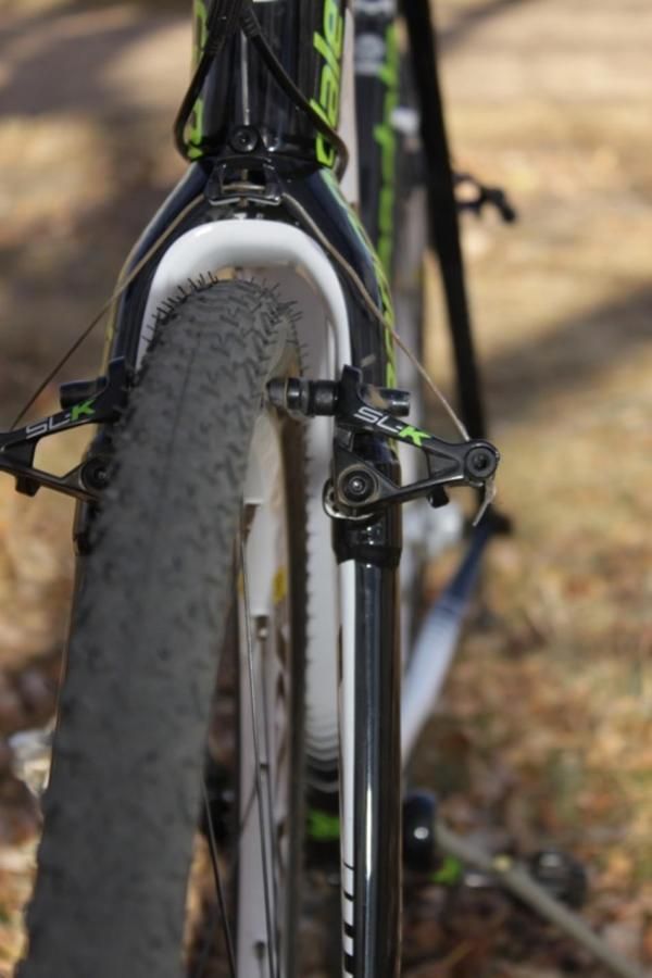 There's plenty of mud clearance in the SuperX fork's crown, even if you're not held to the new UCI 33mm tyre limit.