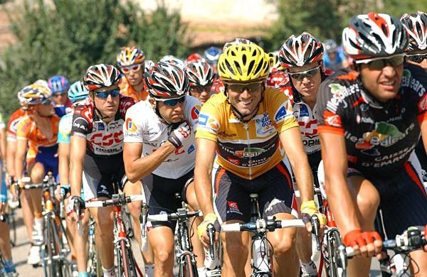 A golden smile from Alejandro Valverde (Caisse d'Epargne).