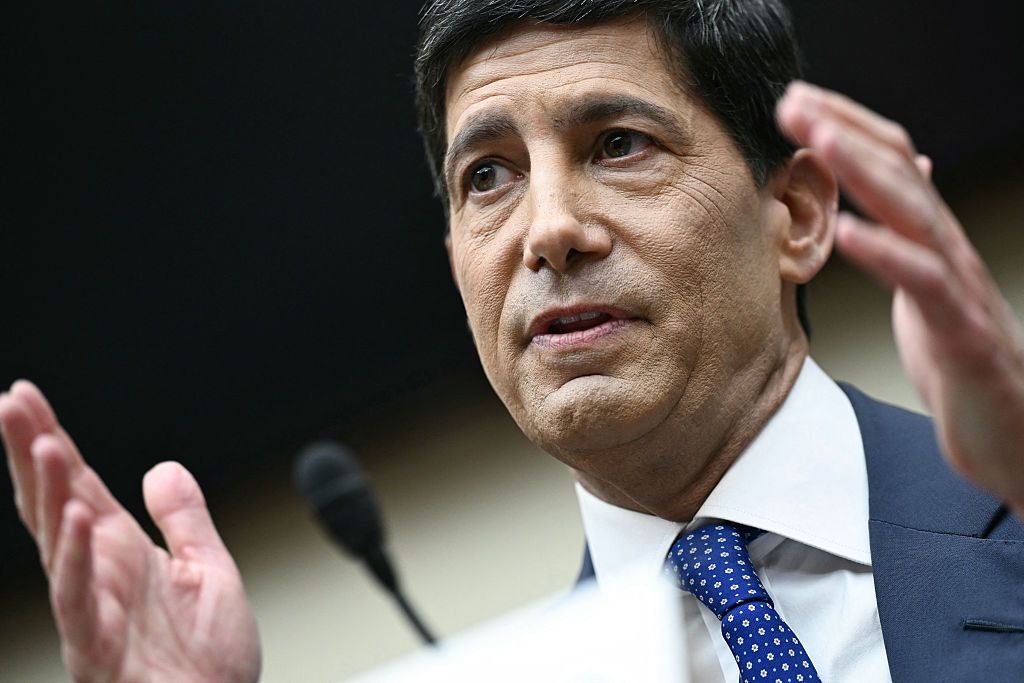 MoneyWireDaily — Navigating the New Fed: 5 Conflicts Kevin Warsh Has to Tackle Now