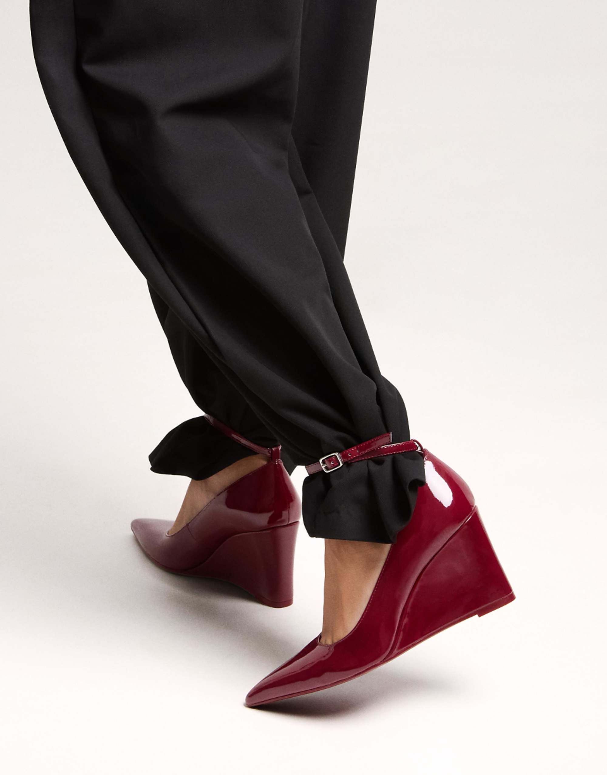 Bershka High-Heel Wedge Shoes With Ankle Strap in Red