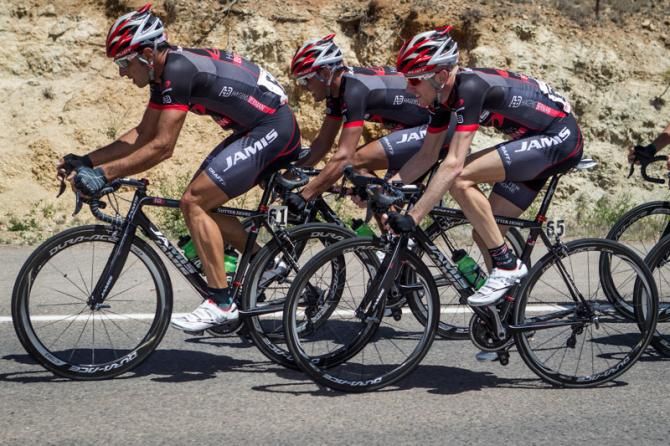 JJ Haedo (Jamis-Hagens Berman) comes to the front to organize things for the team.