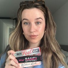 Junior beauty editor Grace Lindsay testing the best Benefit mascaras