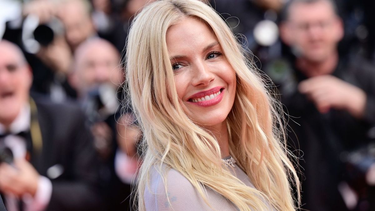 La styliste de Sienna Miller révèle comment obtenir ses « cheveux parfaitement ébouriffés »