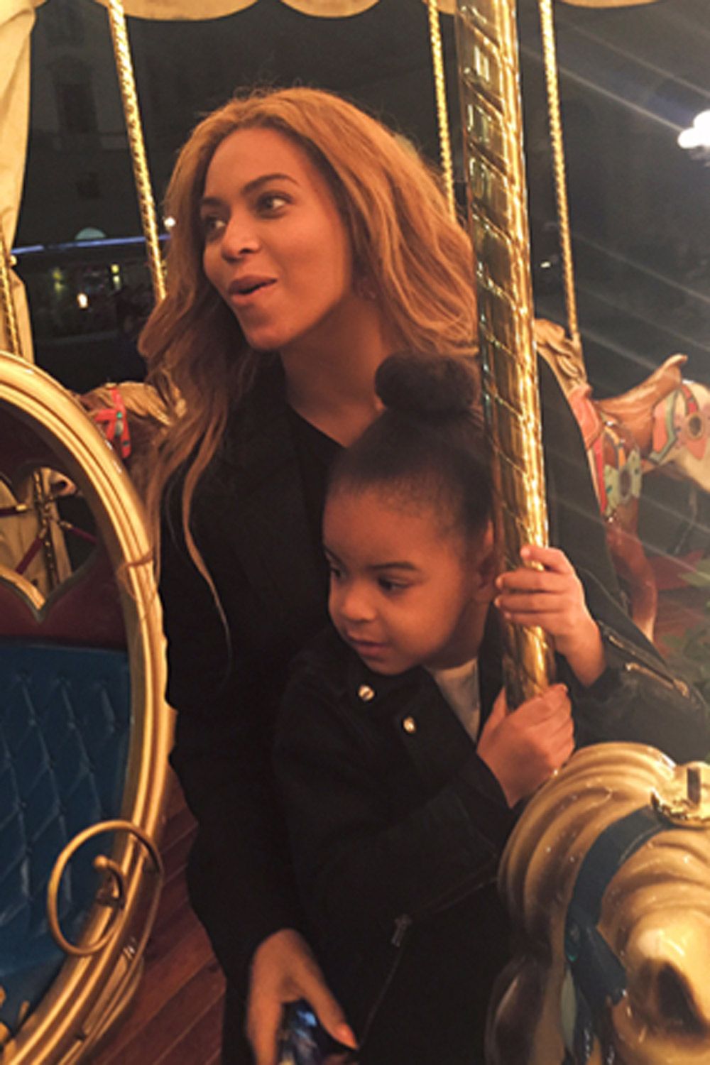Beyoncé and Blue Ivy look like sisters in matching outfits