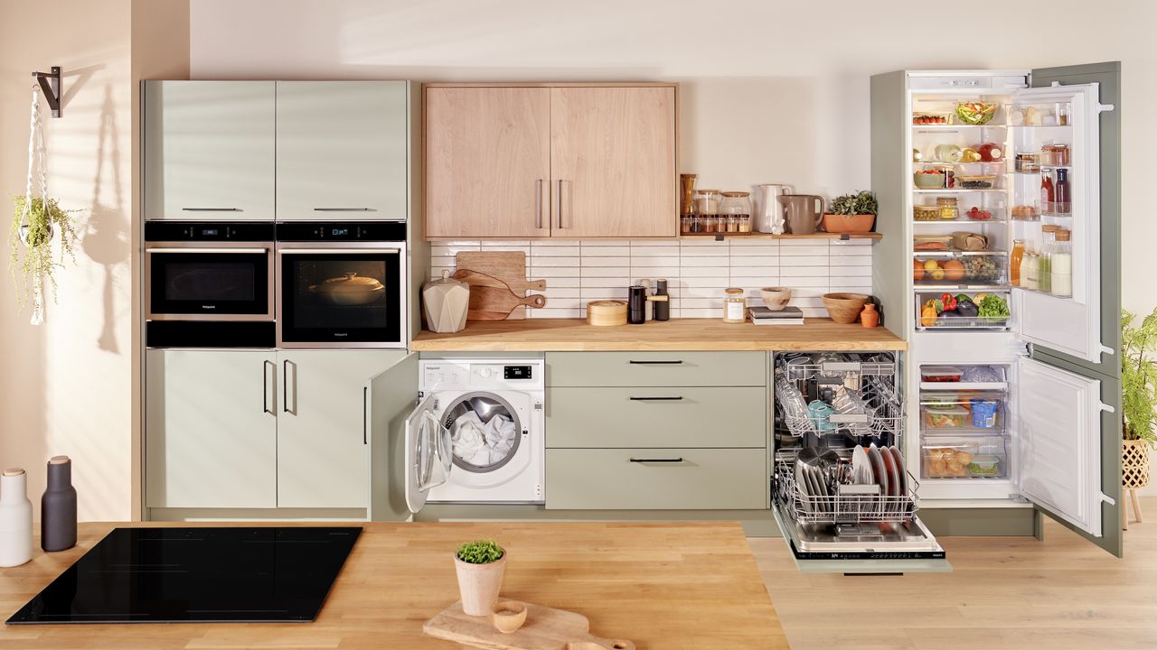 AO / Hotpoint kitchen appliances 