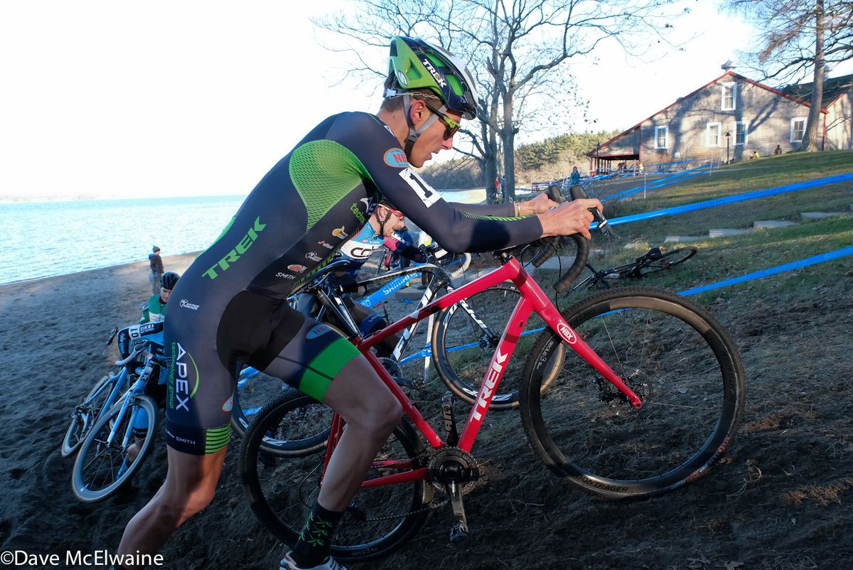 Juoles Goguely (Apex/NBX/Trek) on the run-up from the beach