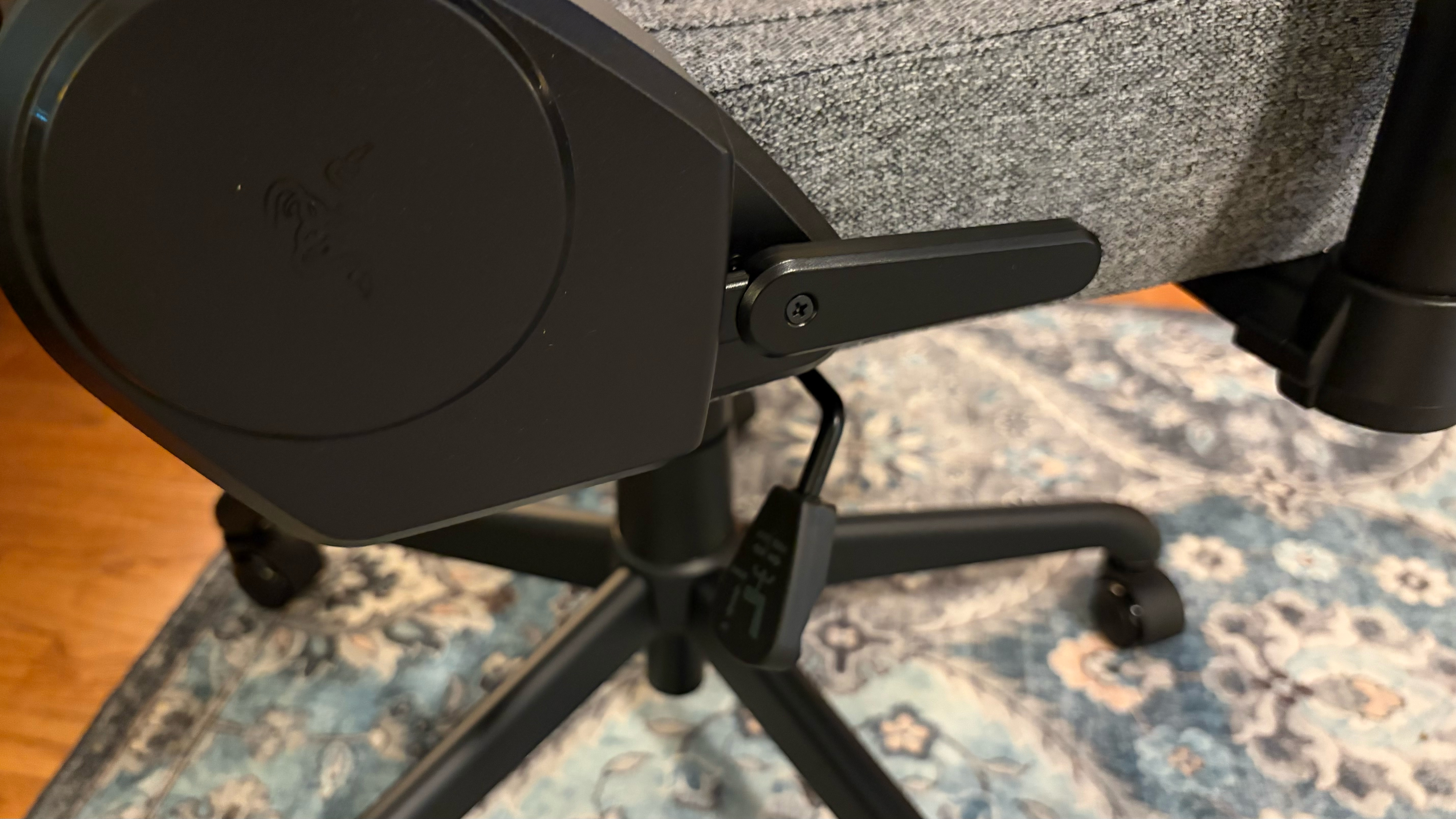 Razer Iskur V2 X
