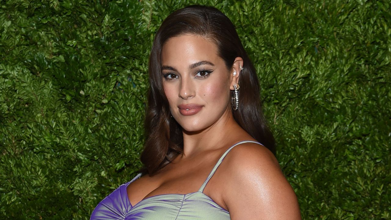 new york, new york november 04 ashley graham attends the cfda vogue fashion fund 2019 awards at cipriani south street on november 04, 2019 in new york city photo by jamie mccarthygetty images