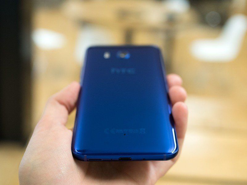 HTC U11 blue