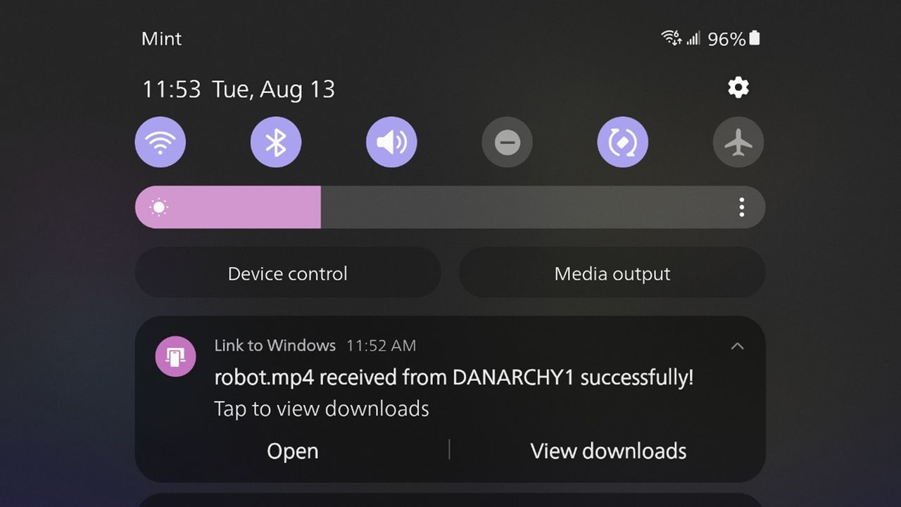 Sharing files through Link to Windows and Phone Link