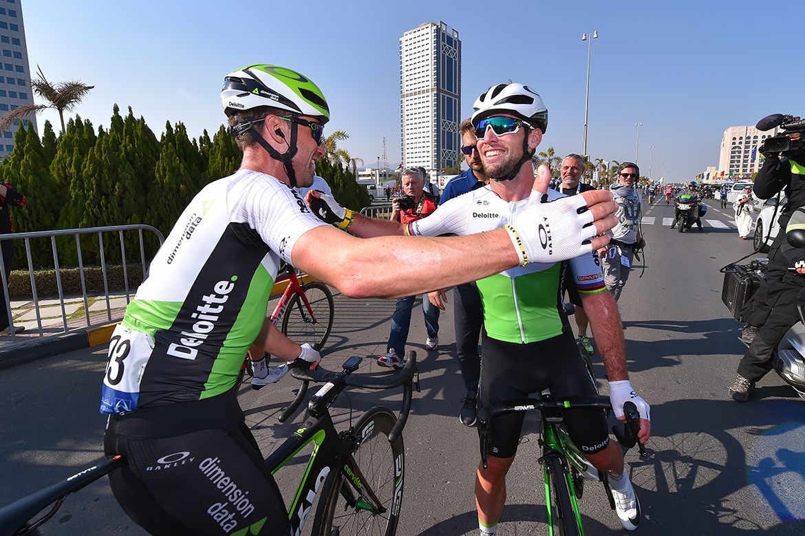 Mark Cavendish and Bernhard Eisel celebrate after stage 3