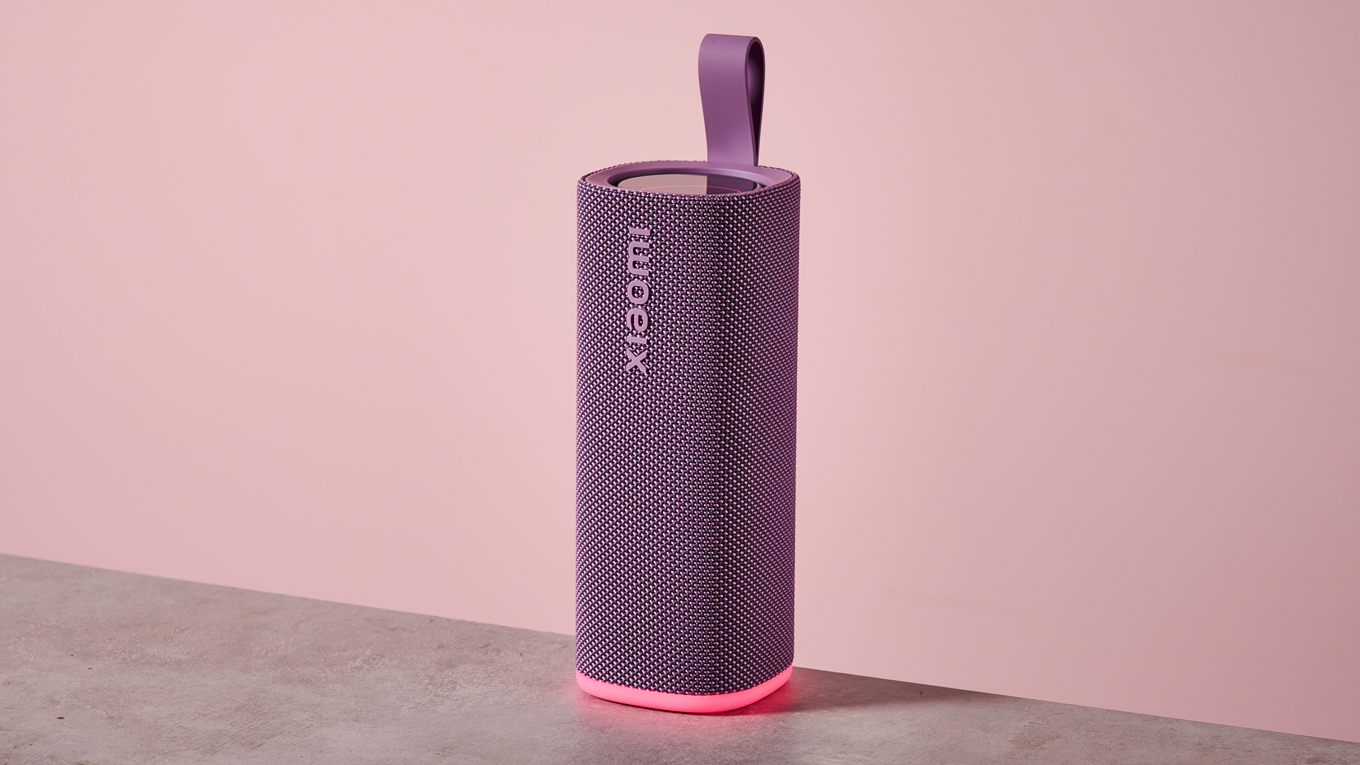 Xiaomi Sound Play with red LED light active