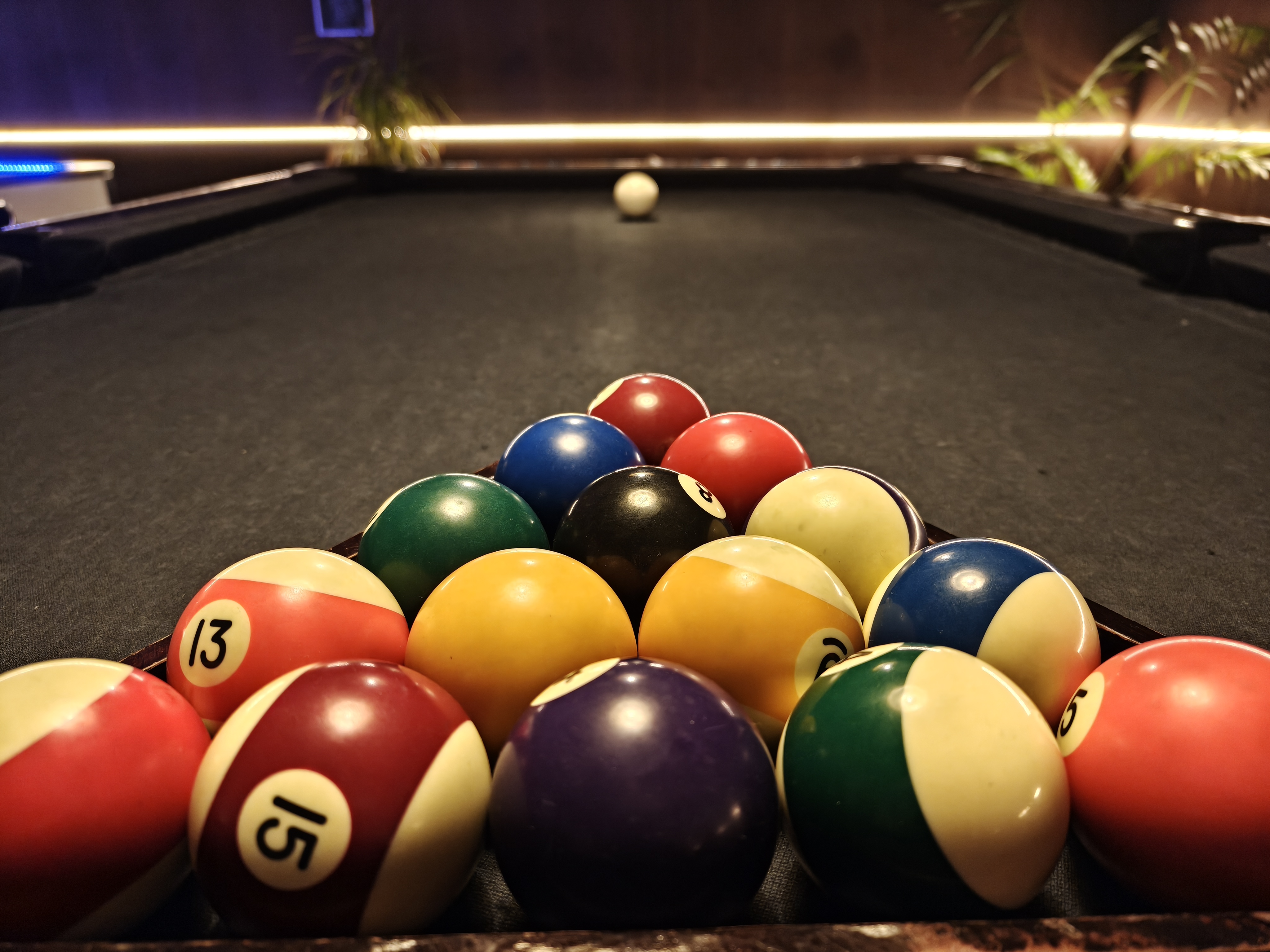 Oppo Find X8 camera sample pool table main