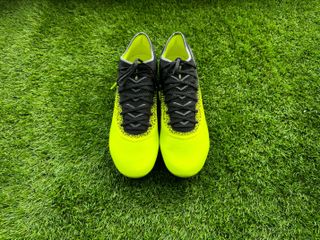 Skechers Razor Elite football boots photographed on a piece of astro turf as a comprehensive review is described