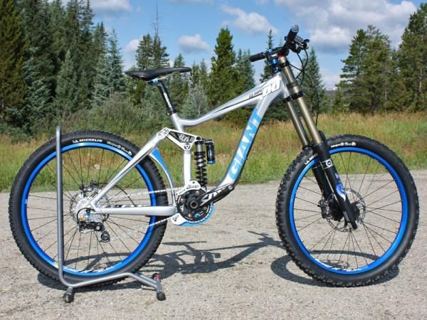 The new Giant Glory frame shaves an almost unbelievable 1.5kg (3.3lb) from last year's overbuilt version.