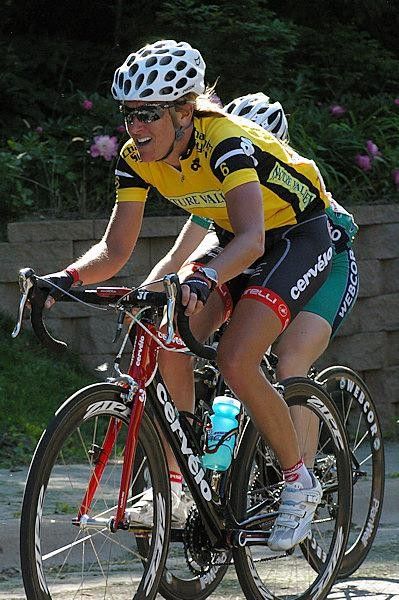 Kristin Armstrong (Cervelo Test Team) limited the damage today and kept the yellow jersey.