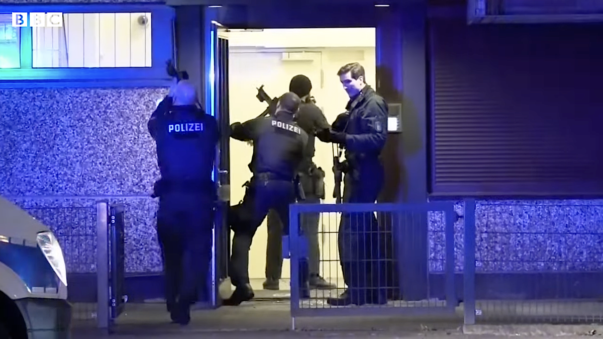 8 Dead In Shooting At German Jehovahs Witness Hall Including Suspected Gunman The Week