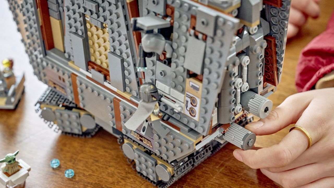 Lego Star Wars Offworld Sandcrawler and Mudhorn set