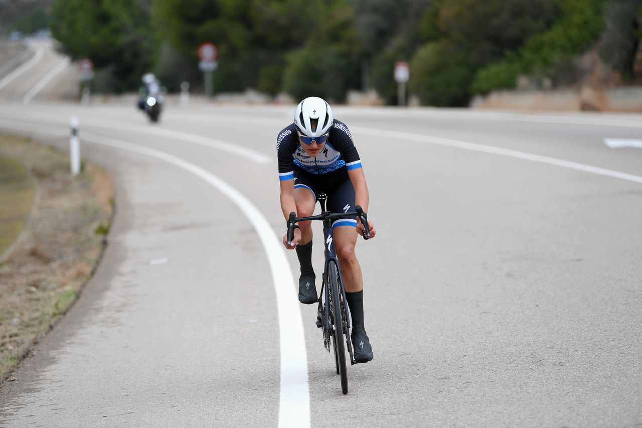 Anneke Dijkstra on the attack part way through the stage