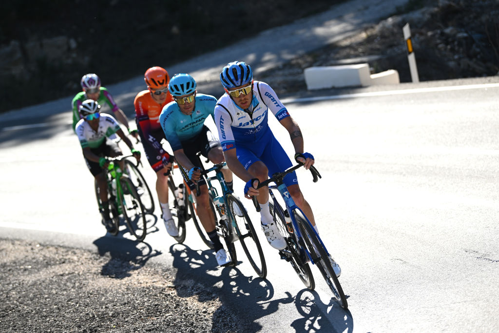 Ciccone outsprints select group to win stage 2 atop Alto de Pinos at ...