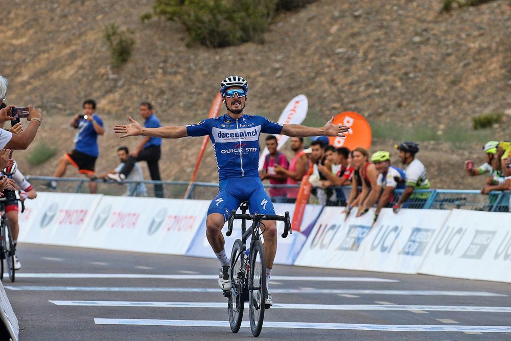 Julian Alaphilippe (Deceuninck-QuickStep) wins alone