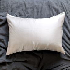 The Alaska Bear silk pillowcase in white