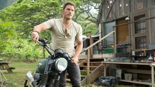 Chris Pratt next to motorcycle in Jurassic World