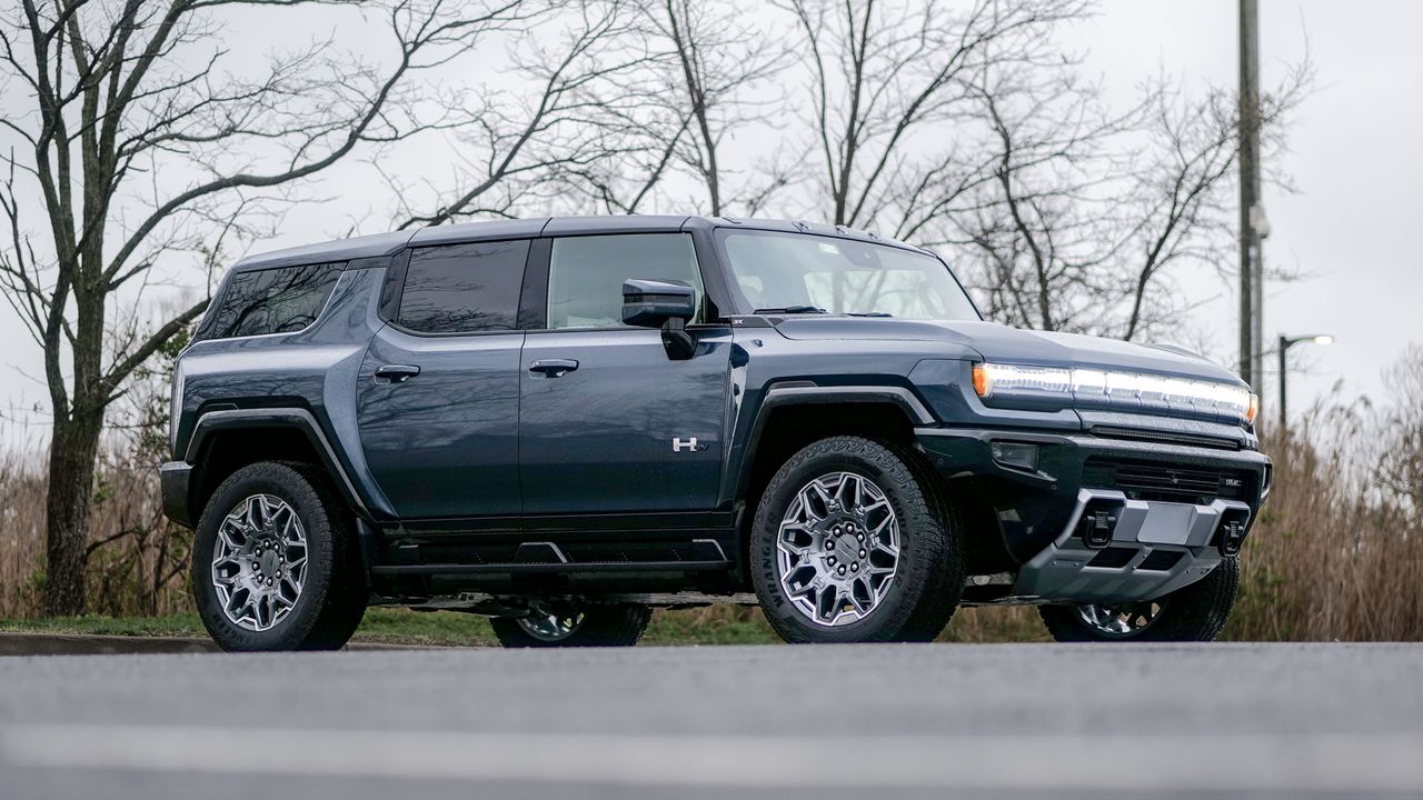 2025 GMC Hummer EV 3X SUV test drive.