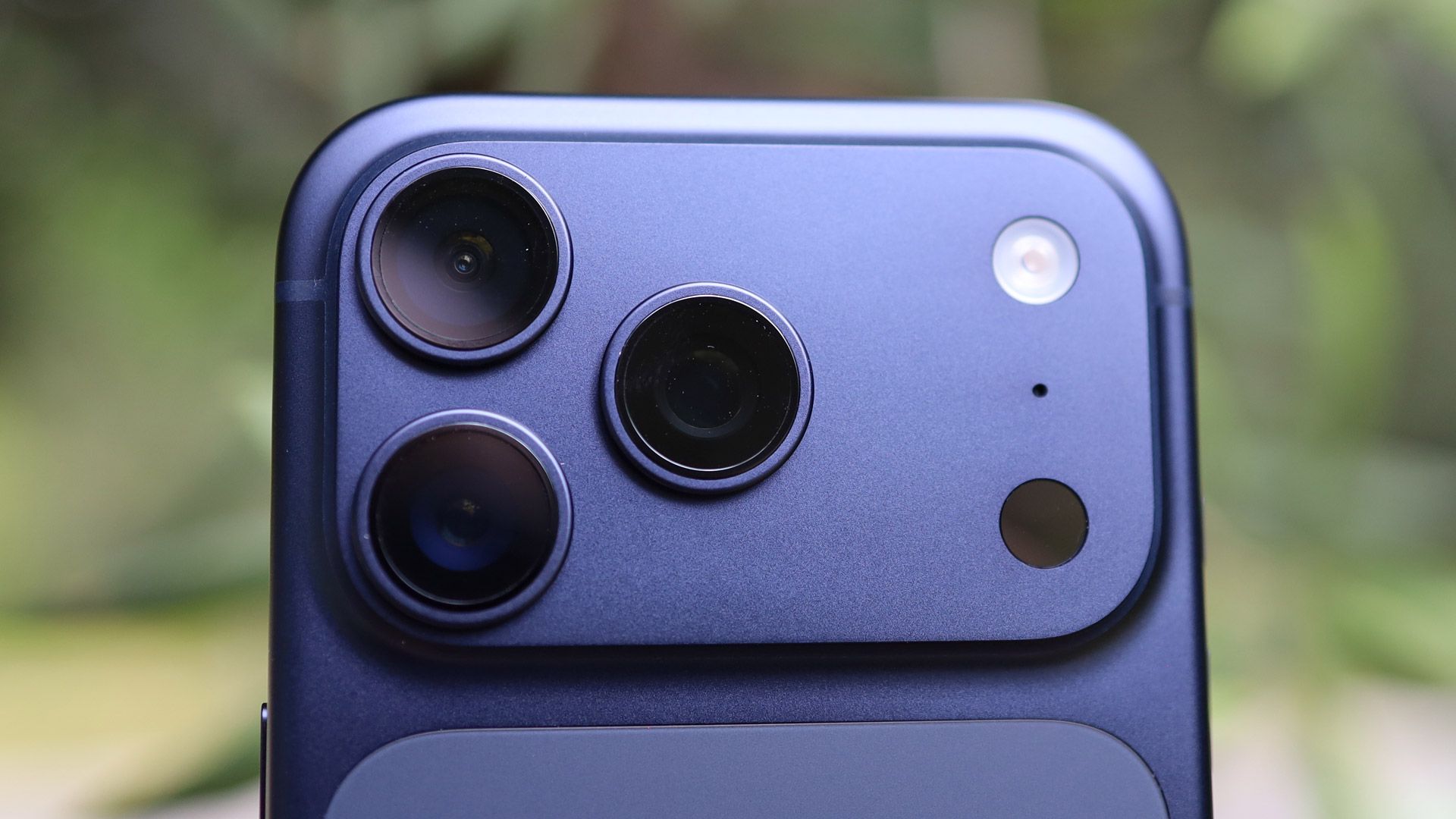 En iyi Kara Cuma telefon fırsatları: önde gelen operatörlerden ücretsiz iPhone 17, Galaxy S25 ve daha fazlasını nasıl alacağınızı burada bulabilirsiniz