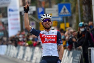 Bauke Mollema solos to victory in Trofeo Laigueglia