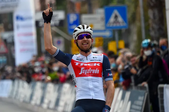 La vittoria di Bauke Mollema a Laigueglia (foto: Bettini Photo)