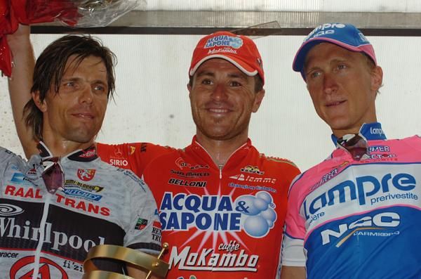 Luca Paolini (Acqua &amp; Sapone-Caff&egrave; Mokambo) tops the podium with Danilo Hondo (PSK) and Enrico Gasparotto (Lampre-NGC), l &amp; r.