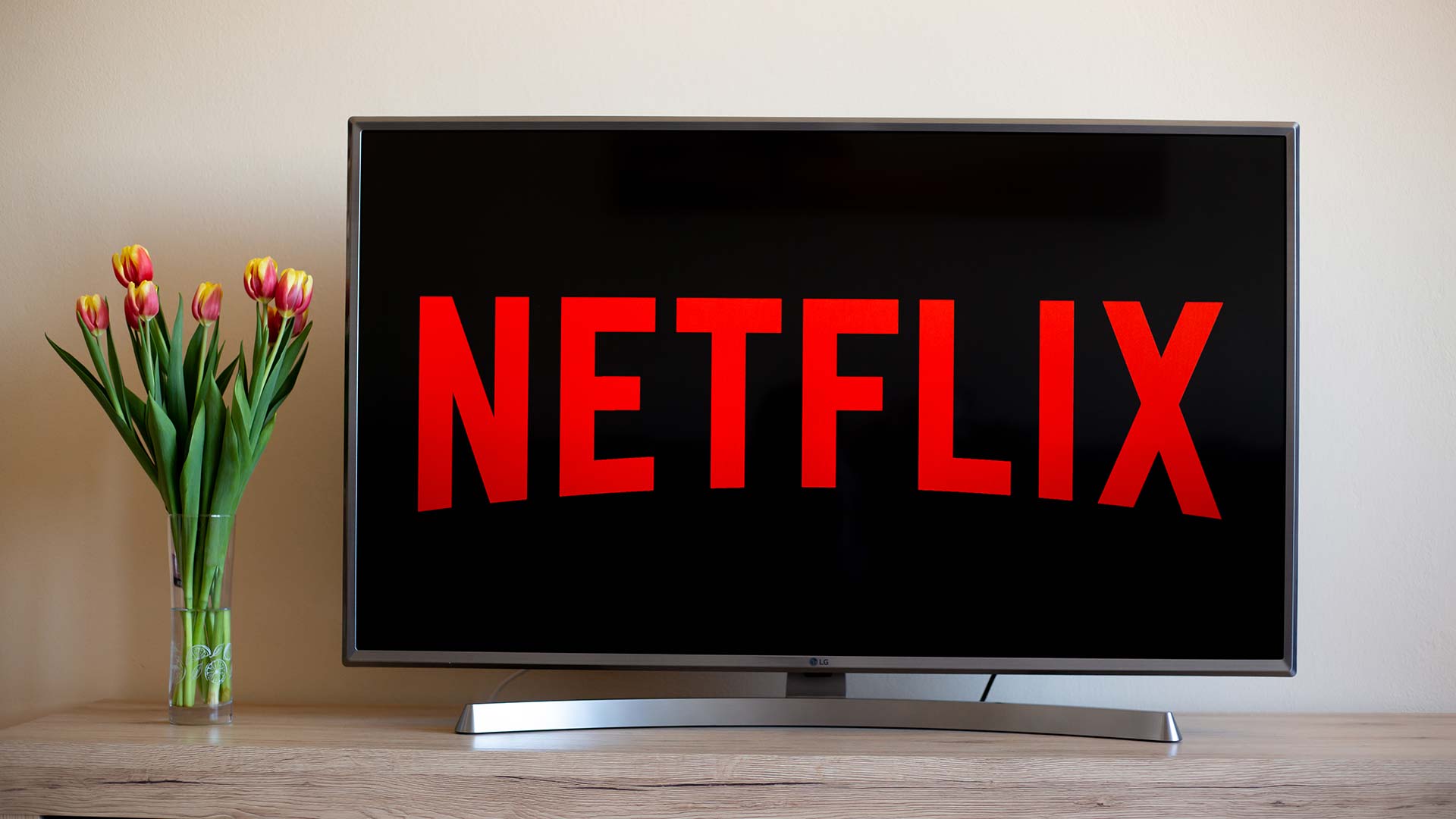 These Netflix Secret Codes For Romantic Movies & Shows Are Game