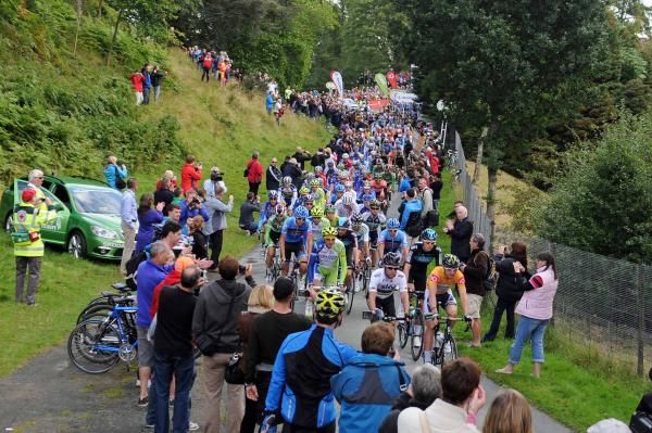 Leigh Howard and Mark Cavendish stay up front