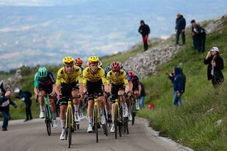 As it happened: Visma-Lease a Bike show their strength on the Blockhaus, scattering their rivals into the wind 