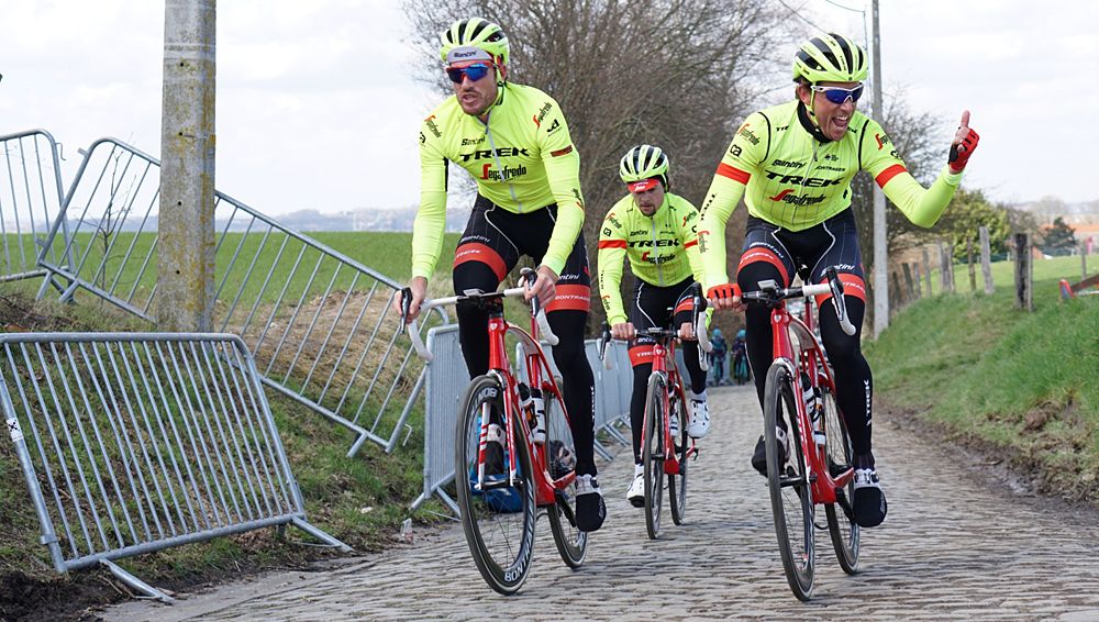 Many of Degenkolb's teammates have a similar Madone-with-standard handlebar steup. Here the team rides a very serious recon on the Kwaremont