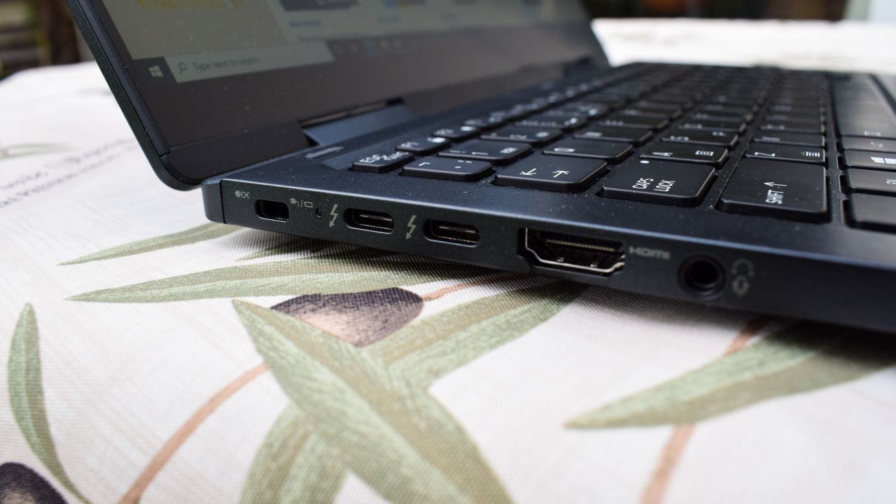 The Dynabook Portege X30W-J-10C main ports