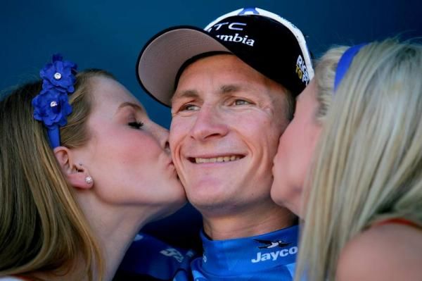 Andr&eacute; Greipel (HTC-Columbia) in his blue Sprinters jersey.