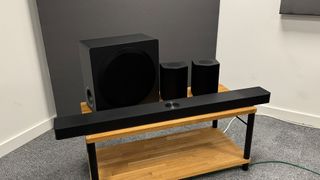 LG S95TR soundbar package